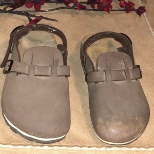 Kids Birkenstock’s clogs